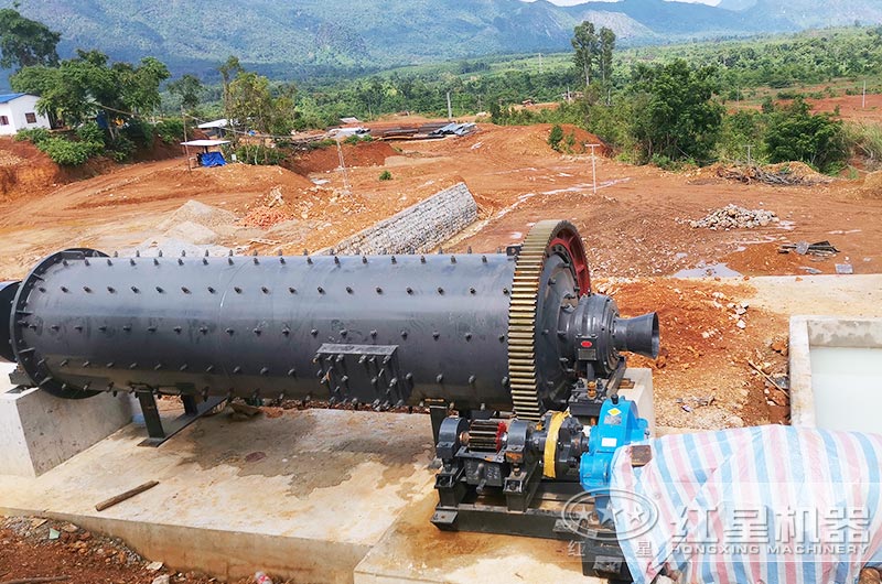 大型棒磨機(jī)工作現(xiàn)場圖片