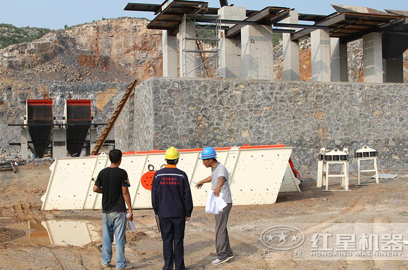 礦山碎石機(jī)械設(shè)備安裝現(xiàn)場圖