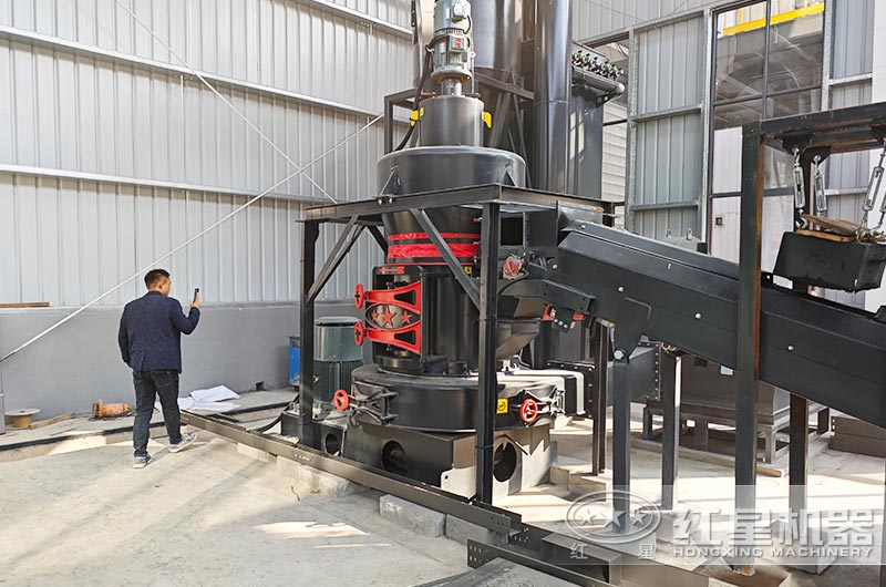 雷蒙礦石磨粉機工作現場圖片 雷蒙礦石磨粉機工作現場圖片