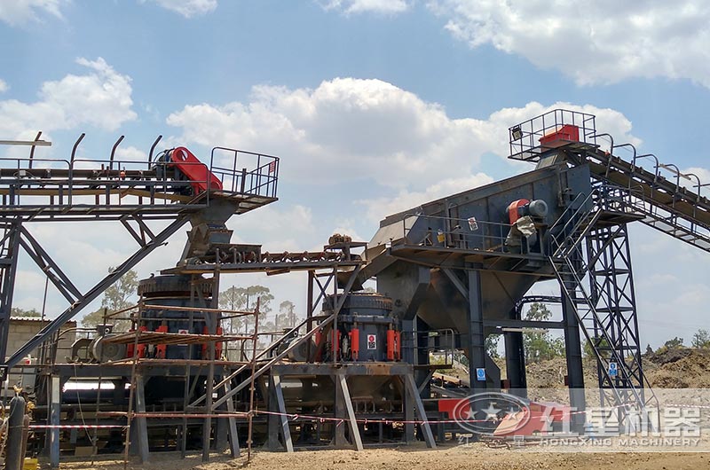 120圓錐破碎機工作現(xiàn)場圖片