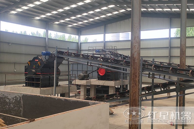 2臺細(xì)碎機聯(lián)合作業(yè)