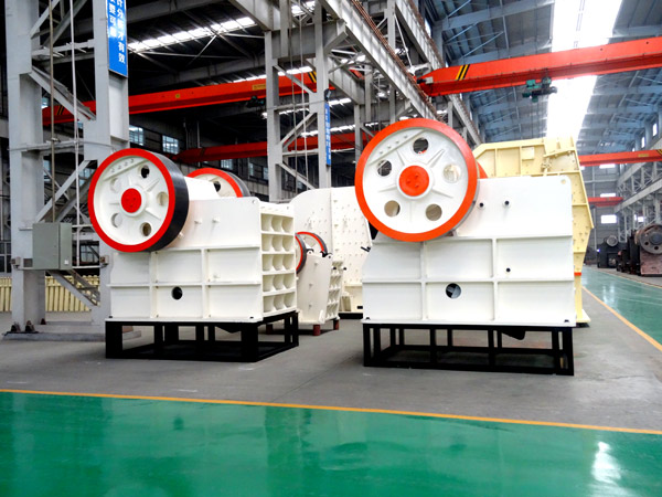 石頭破碎機(jī)生產(chǎn)車間