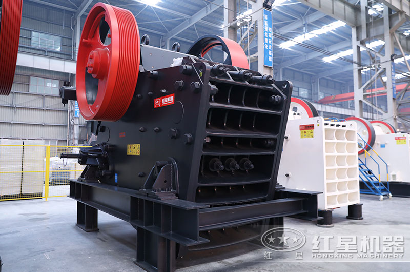 顎式石頭破碎機(jī)圖片 顎式石頭破碎機(jī)圖片
