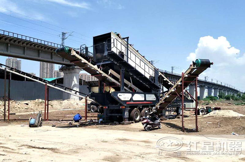 移動(dòng)打石子搭配的運(yùn)輸篩分裝置展示