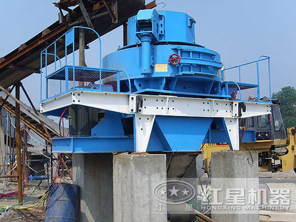 環(huán)保型制砂機(jī)現(xiàn)場工作圖