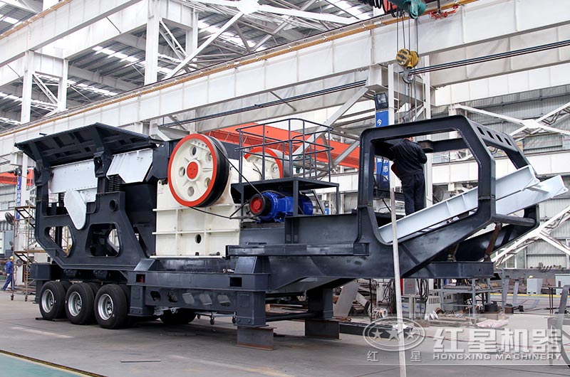 顎破移動破碎機