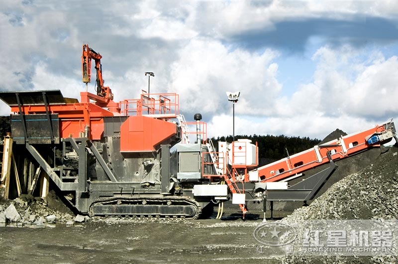 時(shí)產(chǎn)30方石子的移動(dòng)打石機(jī)現(xiàn)場(chǎng)工作圖