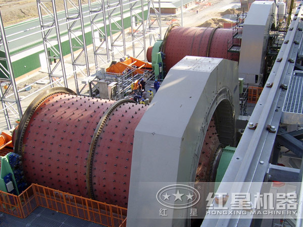 球磨機(jī)現(xiàn)場(chǎng)圖