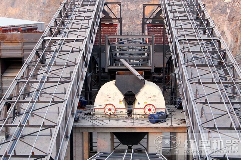 重錘式石頭破碎機(jī)客戶(hù)現(xiàn)場(chǎng)展示