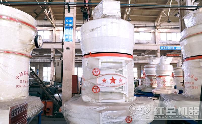 雷蒙磨粉機生產(chǎn)車間 雷蒙磨粉機生產(chǎn)車間