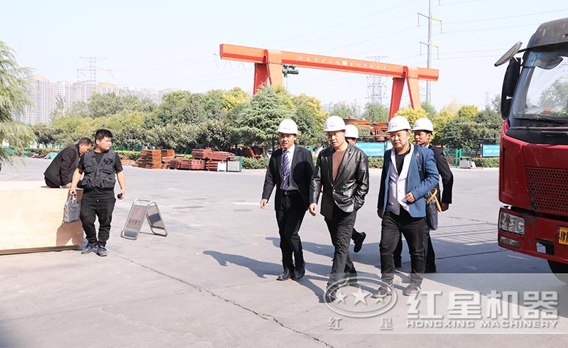 客戶到廠考察設(shè)備