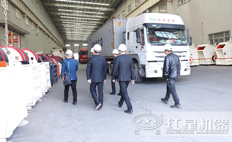 客戶來紅星機(jī)器考察設(shè)備