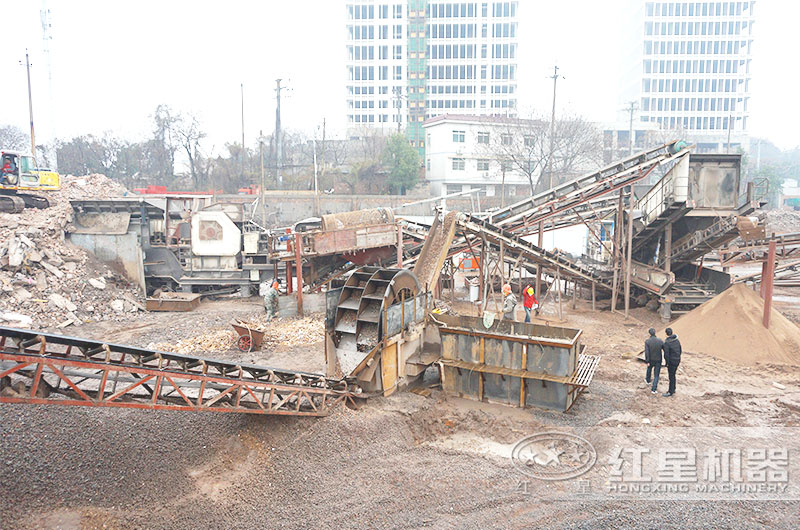 粉碎砼廢料廢渣粉作業(yè)現(xiàn)場 粉碎砼廢料廢渣粉作業(yè)現(xiàn)場
