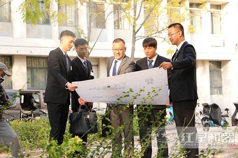 專業(yè)人員為用戶配置合適方案