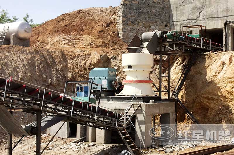 單缸圓錐破碎機(jī)作業(yè)現(xiàn)場(chǎng)