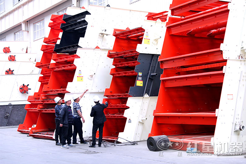 用戶參觀紅星機(jī)器土石分離機(jī)車間 用戶參觀紅星機(jī)器土石分離機(jī)車間