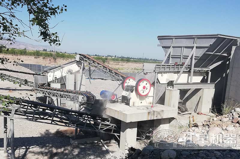 固定式礦山破碎機(jī)設(shè)備現(xiàn)場