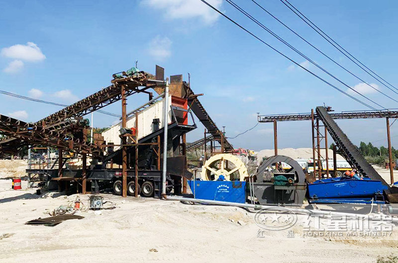 小型移動制砂機(jī)一體式機(jī)器作業(yè)現(xiàn)場