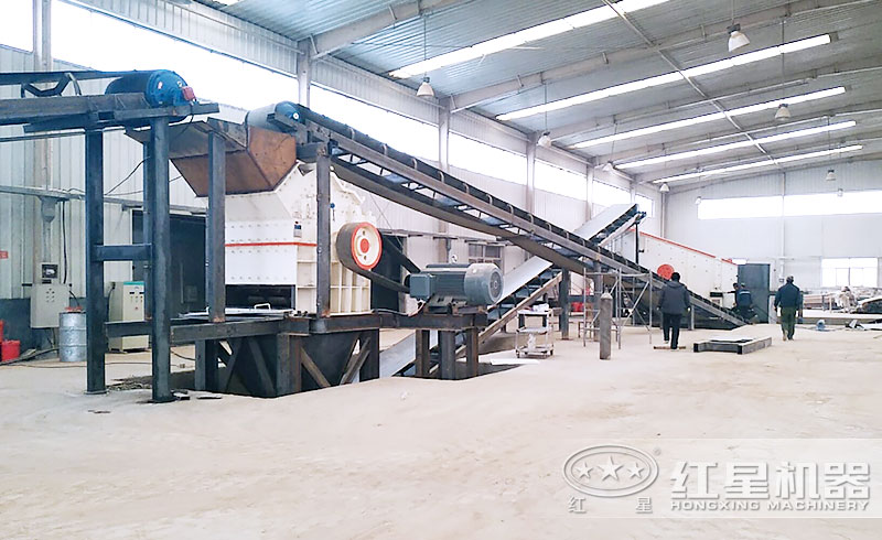 河南客戶細(xì)碎機生產(chǎn)現(xiàn)場